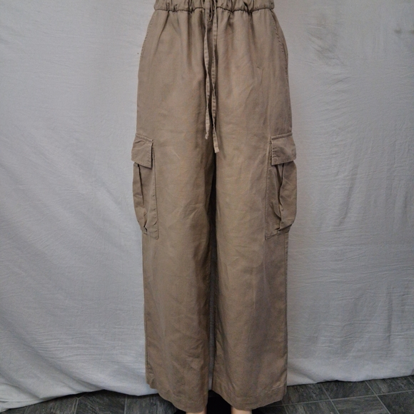 GAP Other - GAP Wonen's Wide-Leg Cargo Pants - Taupe Brown Size S
